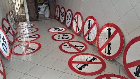 Adesivo e Cia Fachadas e Placas